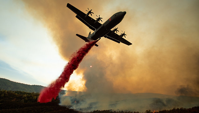 В Калифорнии вспыхнул природный пожар