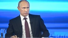 Прямая линия с Владимиром Путиным. Архивное фото Прямая линия с Владимиром Путиным. Архивное фото