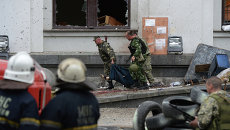 При авианалете ВВС Украины на обладминистрацию Луганска погибли пятеро При авианалете ВВС Украины на обладминистрацию Луганска погибли пятеро