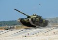 Экипаж из Индии на танке Т-72Б на чемпионате мира Танковый биатлон - 2014 Экипаж из Индии на танке Т-72Б на чемпионате мира Танковый биатлон - 2014