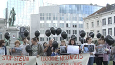 Черные воздушные шары вынесли на улицы Брюсселя в память об одесской трагедии Черные воздушные шары вынесли на улицы Брюсселя в память об одесской трагедии