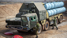Разворачивание зенитно-ракетной системы С-300. Архивное фото Разворачивание зенитно-ракетной системы С-300. Архивное фото