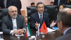 Министр иностранных дел КНР Ван И и Министр иностранных дел Исламской Республики Иран Мохаммад Джавад Зариф. Архивное фото Министр иностранных дел КНР Ван И и Министр иностранных дел Исламской Республики Иран Мохаммад Джавад Зариф. Архивное фото