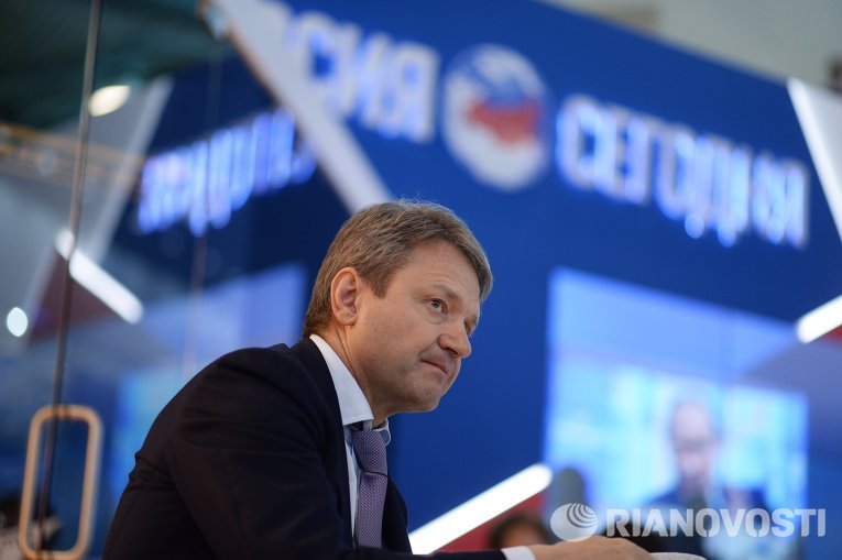 Министр сельского хозяйства РФ Александр Ткачев на стенде МИА Россия сегодня на XIX Петербургском международном экономическом форуме Министр сельского хозяйства РФ Александр Ткачев на стенде МИА Россия сегодня на XIX Петербургском международном экономическом форуме