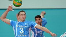 Игроки ВК Зенит-Казань Николай Апаликов (слева) и Мэтью Андерсон. Архивное фото Игроки ВК Зенит-Казань Николай Апаликов (слева) и Мэтью Андерсон. Архивное фото