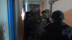 Сотрудники НАК задержали предполагаемых террористов в Москве. Кадры операции Сотрудники НАК задержали предполагаемых террористов в Москве. Кадры операции