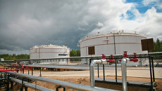 Нефтяной терминал. Архивное фото Нефтяной терминал. Архивное фото
