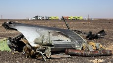 Обломки самолета Airbus A321 авиакомпании Когалымавиа на месте крушения в Египте Обломки самолета Airbus A321 авиакомпании Когалымавиа на месте крушения в Египте