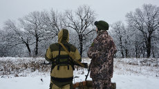 Военнослужащие Народной милиции ЛНР на позициях на линии соприкосновения. Архивное фото Военнослужащие Народной милиции ЛНР на позициях на линии соприкосновения. Архивное фото