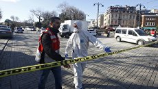 Полиция на месте взрыва в Стамбуле Полиция на месте взрыва в Стамбуле