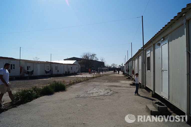 Центр размещения беженцев в афинском районе Элеона Центр размещения беженцев в афинском районе Элеона