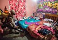 Медработник распыляет инсектициды для борьбы с комарами, переносящими вирус Зика в Мексике Медработник распыляет инсектициды для борьбы с комарами, переносящими вирус Зика в Мексике