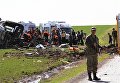 Сотрудники экстренных служб на месте взрыва военного конвоя в турецкой провинции Диярбакыр Сотрудники экстренных служб на месте взрыва военного конвоя в турецкой провинции Диярбакыр