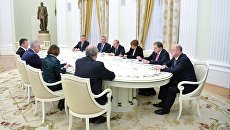 Президент России Владимир Путин и президент Сербии Томислав Николич во время встречи в Кремле Президент России Владимир Путин и президент Сербии Томислав Николич во время встречи в Кремле