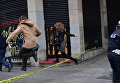 Прохожие неподалеку от места взрыва на улице Истикляль в Стамбуле. 19 марта 2016 Прохожие неподалеку от места взрыва на улице Истикляль в Стамбуле. 19 марта 2016