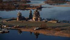 Музей-заповедник Кижи в республике Карелия. Архивное фото Музей-заповедник Кижи в республике Карелия. Архивное фото