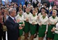 Герман Греф с сотрудниками в павильоне Сбербанка на выставке SPIEF Investment & Business Expo Герман Греф с сотрудниками в павильоне Сбербанка на выставке SPIEF Investment & Business Expo
