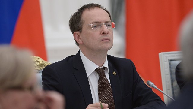 Мединский осудил спор вокруг слов "русский" и "российский"