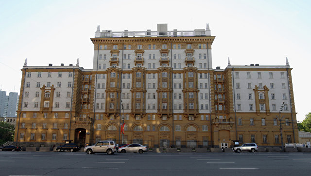 Угроза взрыва в посольстве США в Москве не подтвердилась