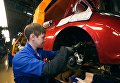 Сборочное производство на конвейере завода АвтоВАЗ в городе Тольятти Сборочное производство на конвейере завода АвтоВАЗ в городе Тольятти