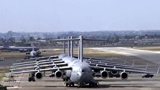 Военно-транспортные самолеты С-17 Globemaster III на авиабазе Инджирлик в Турции. Архивное фото Военно-транспортные самолеты С-17 Globemaster III на авиабазе Инджирлик в Турции. Архивное фото