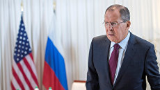Министр иностранных дел России Сергей Лавров перед началом встречи с госсекретарем США Джона Керри в Женеве Министр иностранных дел России Сергей Лавров перед началом встречи с госсекретарем США Джона Керри в Женеве