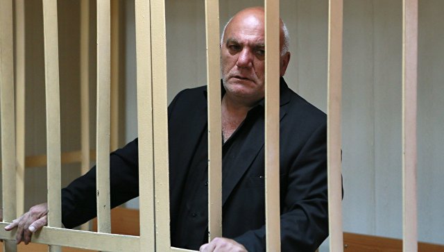 Бизнесмена, захватившего заложников в Ситибанке, проверят на вменяемость
