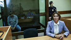 Адвокат Елена Звездина и гендиректор типографии Печатный экспресс на Алтуфьевском шоссе Сергей Москвин в Останкинском районном суде. 6 сентября 2016 Адвокат Елена Звездина и гендиректор типографии Печатный экспресс на Алтуфьевском шоссе Сергей Москвин в Останкинском районном суде. 6 сентября 2016