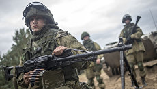Военнослужащие в ходе командно-штабных учений с участием 106-й гвардейской воздушно-десантной дивизии в Рязанской области. Архивное фото Военнослужащие в ходе командно-штабных учений с участием 106-й гвардейской воздушно-десантной дивизии в Рязанской области. Архивное фото