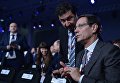Глава Олимпийского комитета России (ОКР) Александр Жуков и ректор Российской академии народного хозяйства и государственной службы при Президенте Российской Федерации Владимир Мау. Международный инвестиционный форум Сочи 2016 Глава Олимпийского комитета России (ОКР) Александр Жуков и ректор Российской академии народного хозяйства и государственной службы при Президенте Российской Федерации Владимир Мау. Международный инвестиционный форум Сочи 2016