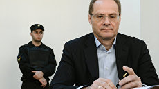 Экс-губернатор Новосибирской области Василий Юрченко в Центрального районном суде Новосибирска во время судебного заседания. Архивное фото Экс-губернатор Новосибирской области Василий Юрченко в Центрального районном суде Новосибирска во время судебного заседания. Архивное фото