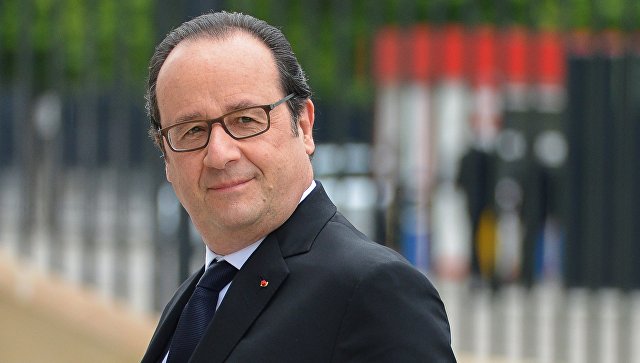 Французский премьер назвал «политическим самоубийством» откровения Олланда