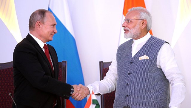 Президент РФ Владимир Путин и премьер-министр Республики Индии Нарендра Моди. Архивное фото