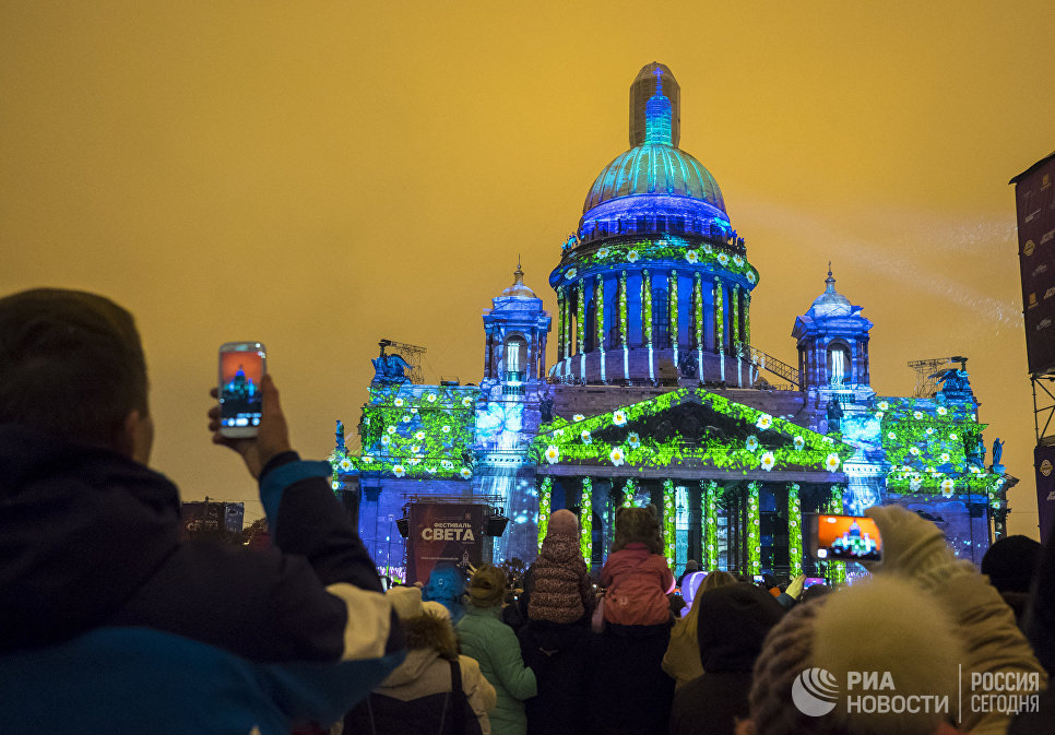 Мультимедийное 3D-mapping шоу в Санкт-Петербурге Мультимедийное 3D-mapping шоу в Санкт-Петербурге