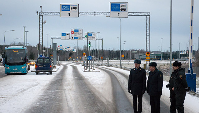 Автобусы с пассажирами из Петербурга не пустили в Финляндию