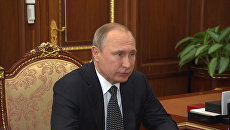 Очень хороший результат - Путин поздравил Сечина с приватизацией Роснефти Очень хороший результат - Путин поздравил Сечина с приватизацией Роснефти