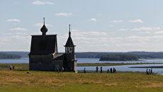 Никольская часовня (начало XIX в.) в селе Вершинино в Кенозерском национальном парке Никольская часовня (начало XIX в.) в селе Вершинино в Кенозерском национальном парке