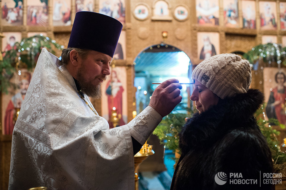 Рождественское богослужение в храме Архистратига Михаила в селе Ермаковка Омской области Рождественское богослужение в храме Архистратига Михаила в селе Ермаковка Омской области