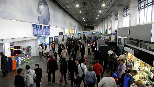 Власти обсуждают реализацию 49% акций красноярского аэропорта