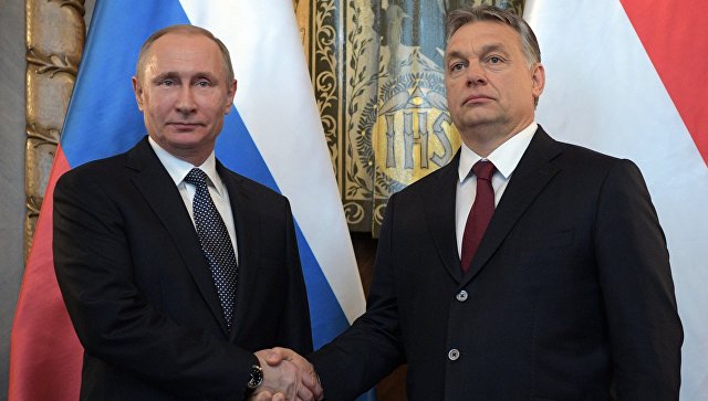 Президент РФ Владимир Путин и премьер-министр Венгрии Виктор Орбан во время встречи в Будапеште. 2 февраля 2017