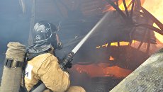 Тушение пожара на мебельном складе в Шпаковском районе Ставрополья Тушение пожара на мебельном складе в Шпаковском районе Ставрополья