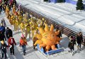 Парад солнца во время празднования Масленицы на ВДНХ Парад солнца во время празднования Масленицы на ВДНХ