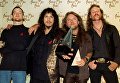 Участники группы Metallica Джейсон Ньюстед, Кирк Хэммет, Ларс Ульрих и Джеймс Хэтфилд на 20-й ежегодной церемонии American Music Awards в Лос-Анджелесе Участники группы Metallica Джейсон Ньюстед, Кирк Хэммет, Ларс Ульрих и Джеймс Хэтфилд на 20-й ежегодной церемонии American Music Awards в Лос-Анджелесе