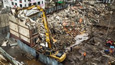 Снос пятиэтажного жилого дома по улице Народного ополчения в Москве. 2 марта 2017 года Снос пятиэтажного жилого дома по улице Народного ополчения в Москве. 2 марта 2017 года