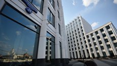 Здание офиса Алросы на Озерковской набережной. Архивное фото Здание офиса Алросы на Озерковской набережной. Архивное фото