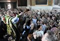 Верующие в Петропавловском соборе в Томске во время освящения вербы в праздник Входа Господня в Иерусалим Верующие в Петропавловском соборе в Томске во время освящения вербы в праздник Входа Господня в Иерусалим