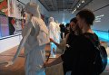 Посетители на открытии первой Московской биеннале дизайна и 23-ей выставки маркетинговых коммуникаций Дизайн и реклама в Центральном доме художника в Москве Посетители на открытии первой Московской биеннале дизайна и 23-ей выставки маркетинговых коммуникаций Дизайн и реклама в Центральном доме художника в Москве