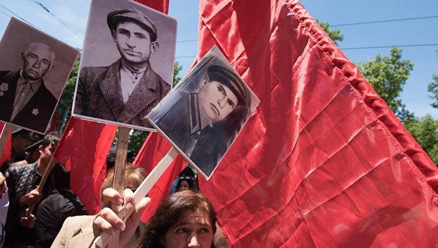 Участники акции Бессмертный полк. Архивное фото Участники акции Бессмертный полк. Архивное фото