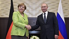 Президент РФ Владимир Путин и федеральный канцлер ФРГ Ангела Меркель во время встречи. 2 мая 2017 Президент РФ Владимир Путин и федеральный канцлер ФРГ Ангела Меркель во время встречи. 2 мая 2017
