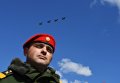 Истребители-перехватчики МиГ-31 пролетают над Красной площадью во время репетиции воздушной части парада Победы Истребители-перехватчики МиГ-31 пролетают над Красной площадью во время репетиции воздушной части парада Победы